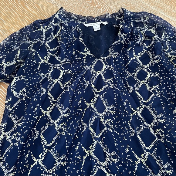 DVF blouse - Picture 3 of 3